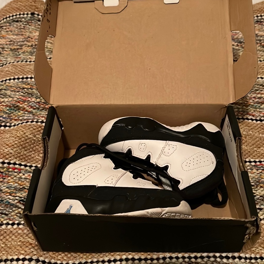 Jordan 9 Retro - White/blue/black - 5